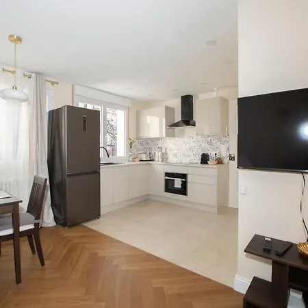 Luxe Neuf - Parking Rue Gratuit - 4mn A Pied Gare Rer B Arcueil - 10mn Paris Rerb - Ac - Climatisation - Netflix Inclus - From 1 To 6 Guests ヴィラ *